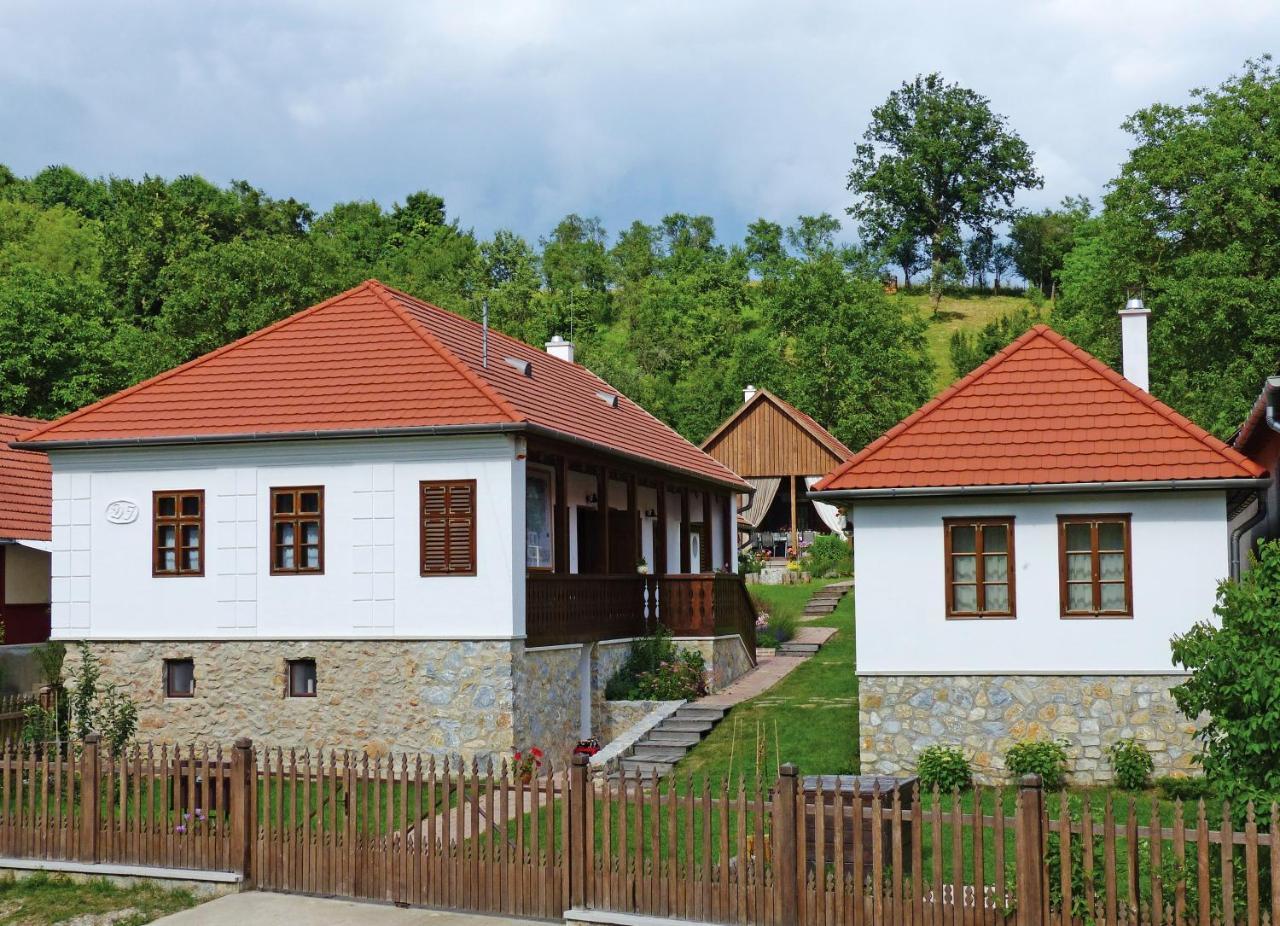 Fruktarium Vendeghaz 호텔 Trizs 외부 사진